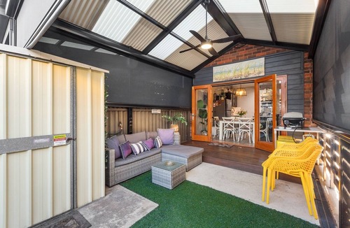 Semaphore Apartment | Peaceful Retreat Steps from Semaphore Beach