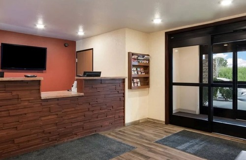 Davenport Hotel | Peaceful Retreat w/Kitchen Near Mississippi Valley Fairgrounds & Attractions