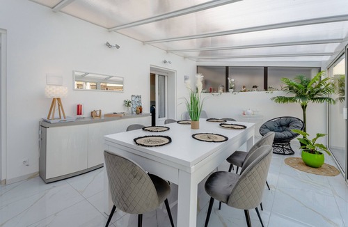 Trebes Cottage | Peaceful Retreat with Private Pool, Jacuzzi, Wi-Fi, and Air Conditioning