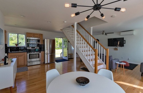 Catskill House | Peaceful River Retreat with Fireplace & Panoramic Views