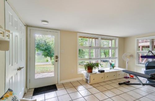 Berryville Apartment | Peaceful Riverfront Retreat w/Yoga & Art Studio!