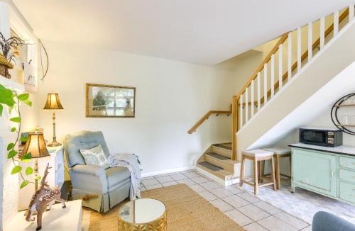Berryville Apartment | Peaceful Riverfront Retreat w/Yoga & Art Studio!