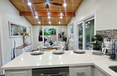 Rama House | Peaceful Riverfront Retreat in Ramara