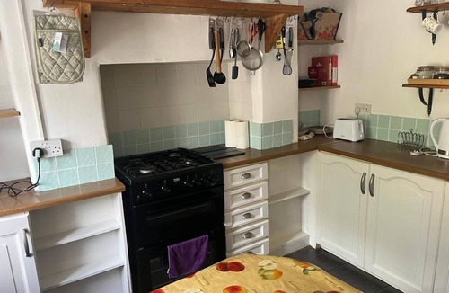 Bedwas Trethomas & Machen House | Peaceful Riverside Cottage in Machen, Caerphilly