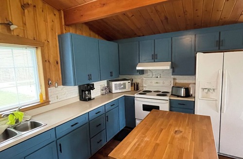 Tweed Cottage | Peaceful riverside cottage-Tranquil views & private outdoor space