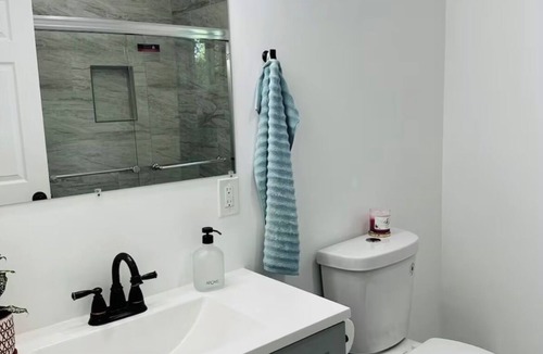 LaFayette House | Peaceful Room in charming LaFayette