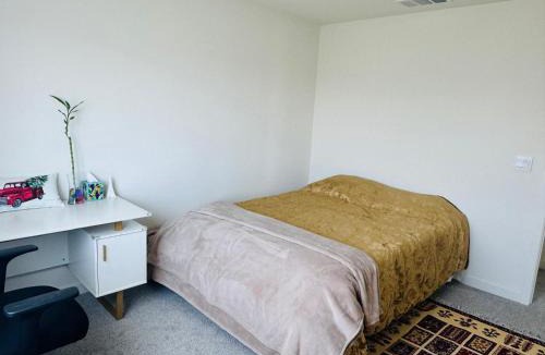 Pleasant Grove House | Peaceful Roseville Homestay