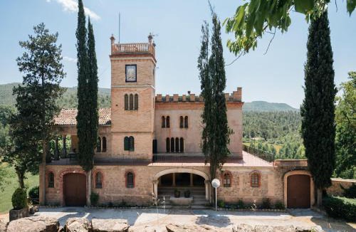 Castellnou de Bages House | Peaceful Rural Retreat near Suria