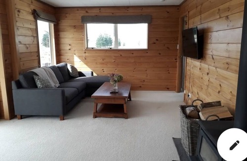 Pongaroa House | Peaceful Rural Farmhouse with beautiful farmland views