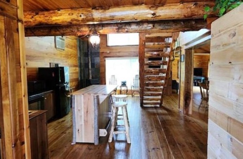 South Butler Cabin | Peaceful Rustic Cabin