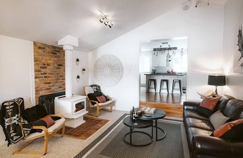 Dysart et al Cottage | Peaceful Rustic-Luxury Lakefront Cottage Getaway for Couples & Family