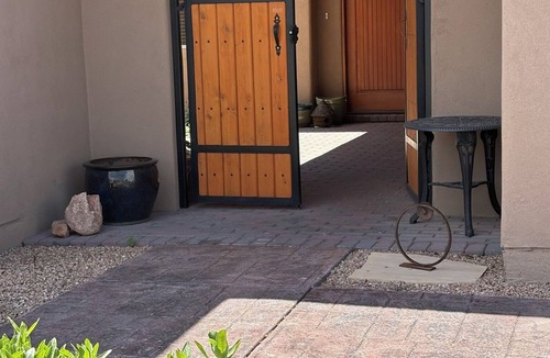 Santa Fe House | Peaceful Santa Fe private residence. Enjoy our art, courtyard and patio!