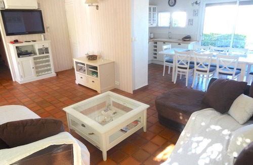 Saint-Pierre-la-Mer Villa | Peaceful seaside house with pool