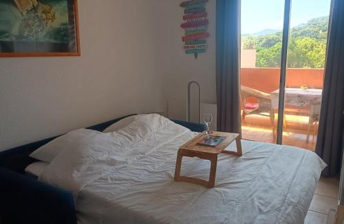 La Faviere Apartment | Peaceful Seaview Apartment with Beach & Pool Access, Air Conditioning