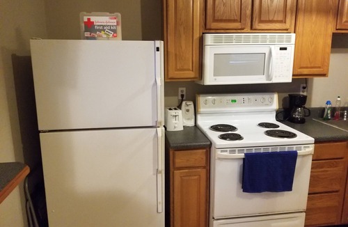 De Funiak Springs Cabin | Peaceful, Secluded Lakefront Cabin