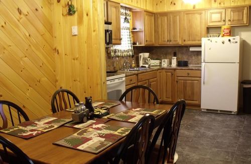 Morris Run Cabin | Peaceful, secluded family vacation cabin near PA Grand Canyon and Wellsboro.