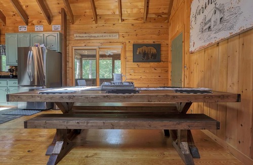 Georgetown Cabin | Peaceful Setting but close to beaches!