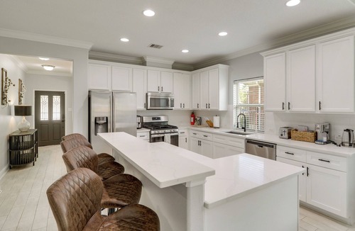 Indian Springs House | Peaceful Setting: The Woodlands Creekside Retreat