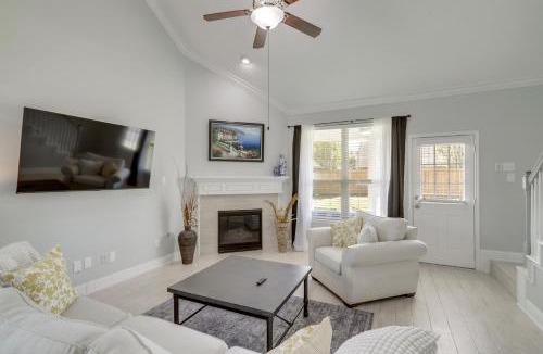 Indian Springs House | Peaceful Setting: The Woodlands Creekside Retreat