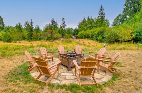 Shelton House | Peaceful Shelton Home with Spacious Yard and Fire Pit!