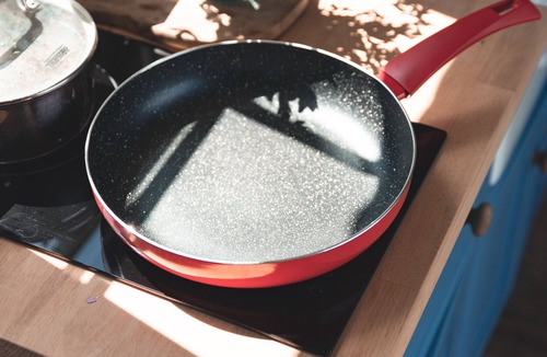 Bilsington Cabin | Peaceful shepherd's hut for secluded rural relaxation.