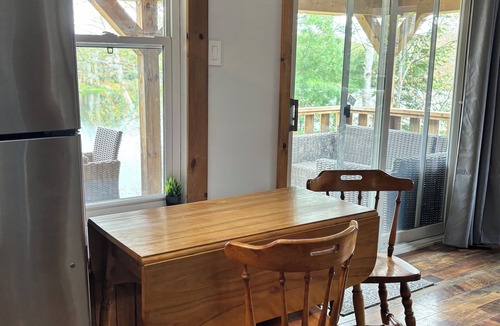 Faraday Cottage | Peaceful Siddon Lake Getaway near Bancroft!
