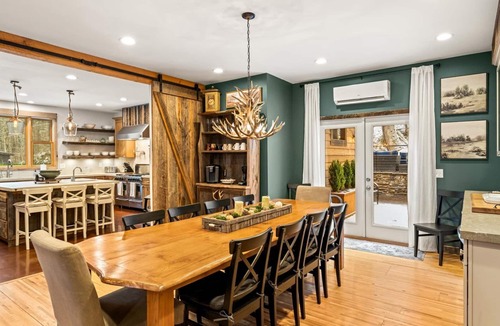 Townsend House | Peaceful Side Retreat Acreage Game Room 7 Bedrooms