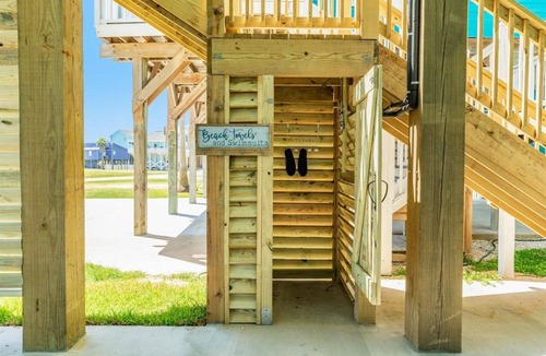 San Luis House | Peaceful & Spacious Beachview Retreat
