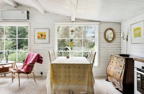 Udsholt House | Peaceful spot with garden near Rågeleje Beach