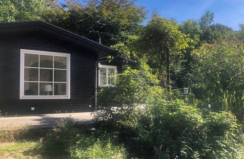 Udsholt House | Peaceful spot with garden near Rågeleje Beach