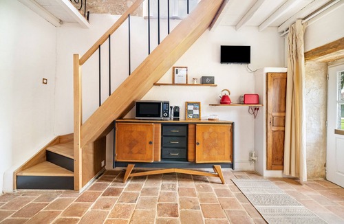 Cumont House | Peaceful Stay at Gîte du Château des Fours in Historic Cumont