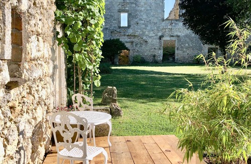 Cumont House | Peaceful Stay at Gîte du Château des Fours in Historic Cumont