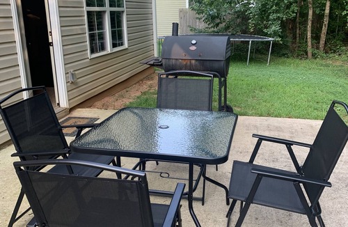 Hampton House | Peaceful stay in Hampton, GA