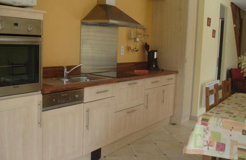 Isigny-le-Buat House | Peaceful Stay near Lake