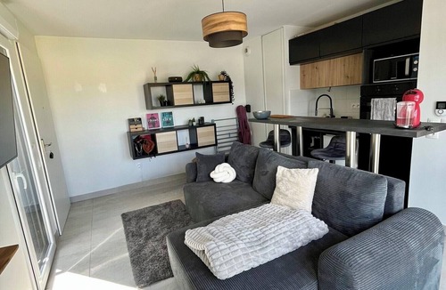 Pessac Apartment | Peaceful stay near Pessac forest