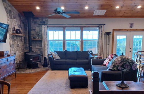 Sand Springs House | Peaceful stay @ "Oak Keys" on Lake Keystone