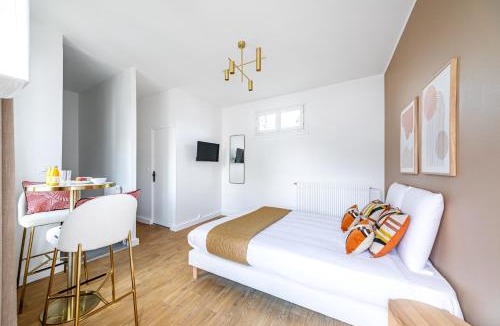 Issy-les-Moulineaux Apartment | Peaceful Studio near Paris in Issy-les-Moulineaux