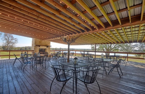 Bellville Apartment | Peaceful Suite Retreat Near Houston - Country Escape