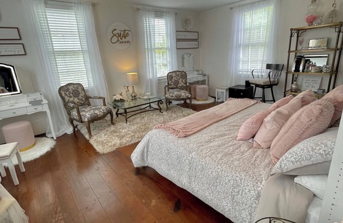 Montgomery Bed & Breakfast | Peaceful Suite Serenity