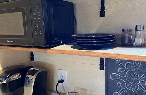 Dripping Springs House | Peaceful Texas Hill Country Rental Perfect for Glamping Around Austin