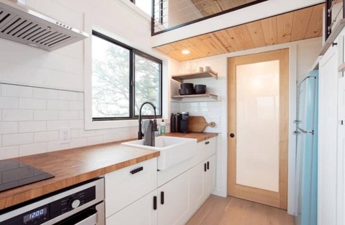 Thurber House | Peaceful Tiny Home on Hilltop with Gorgeous Sunsets & Scenic Views