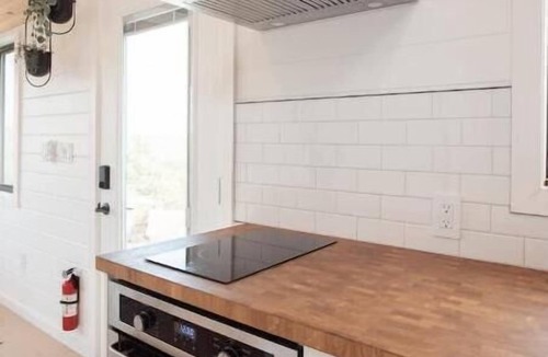 Thurber House | Peaceful Tiny Home on Hilltop with Gorgeous Sunsets & Scenic Views