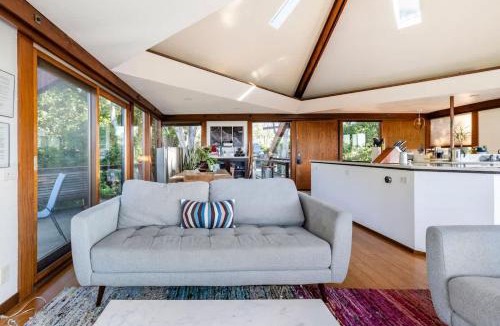 Aptos House | Peaceful Treehouse with Ocean View