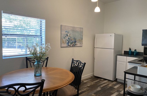 Evening Shade Apartment | Peaceful updated studio near Lake Tenkiller - 60% discount for 28+ day stays!