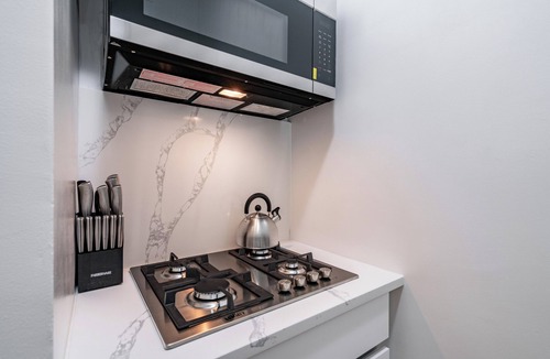 Upper East Side Apartment | Peaceful Upper East Side Studio near Subways