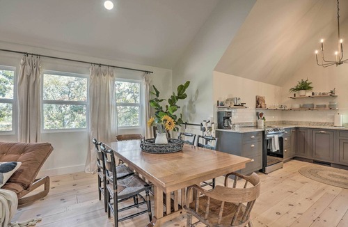 Eagle Rock Cottage | Peaceful Family Escape on Table Rock Lake!