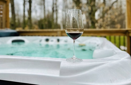 Tay Cottage | Peaceful Vacation Home With Hot Tub
