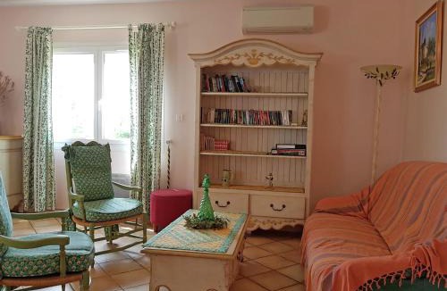 Saint-Laurent-de-Carnols Villa | Peaceful Valley View Villa