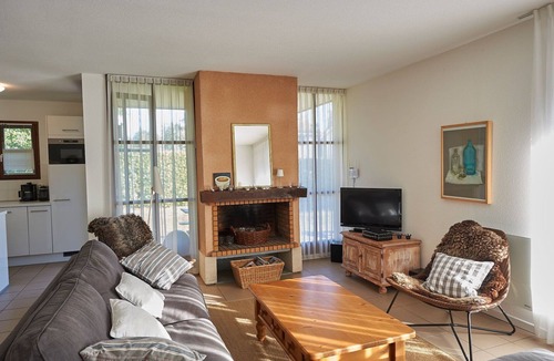 Salles Villa | Peaceful Villa in Castle Park