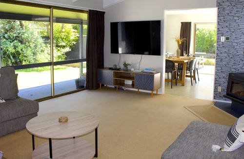 Waikanae House | Peaceful Waikanae Escape